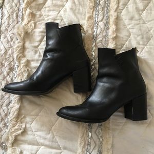 Zara Black Leather Back Zip Ankle Boots